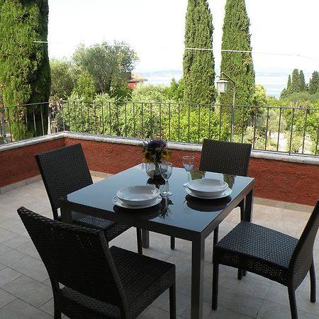 Villa Paradiso Apartment Sirmione Exterior photo