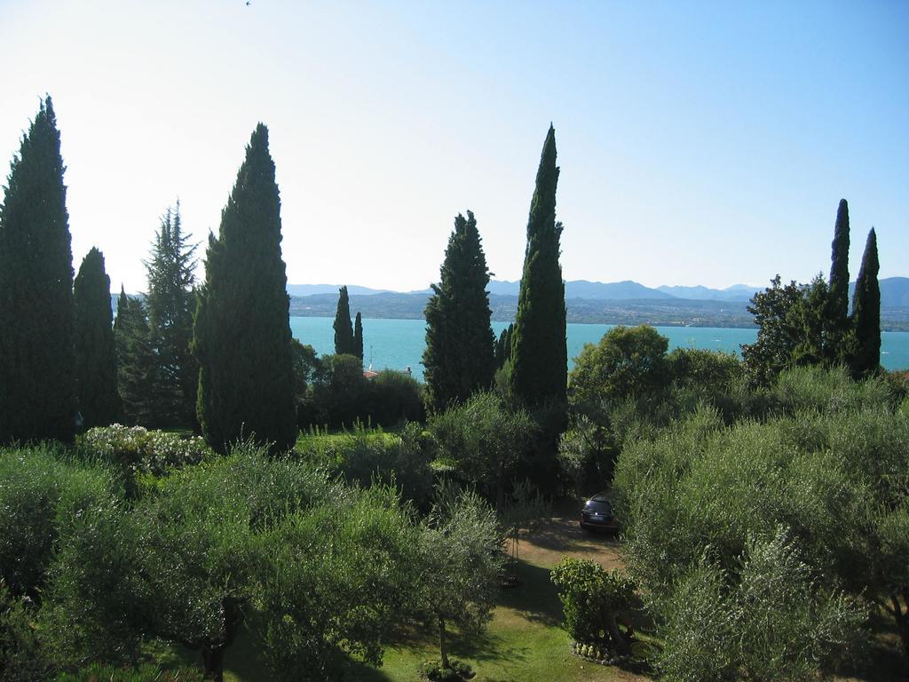Villa Paradiso Apartment Sirmione Exterior photo